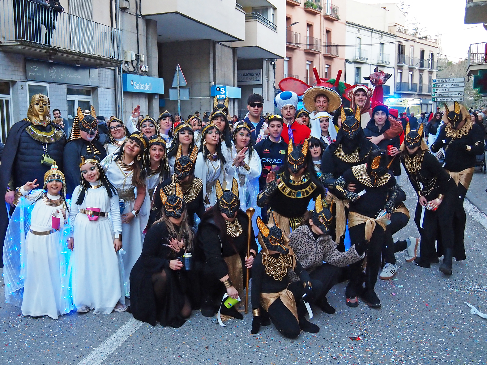 Participants en la rua del Carnestoltes de SÃºria.