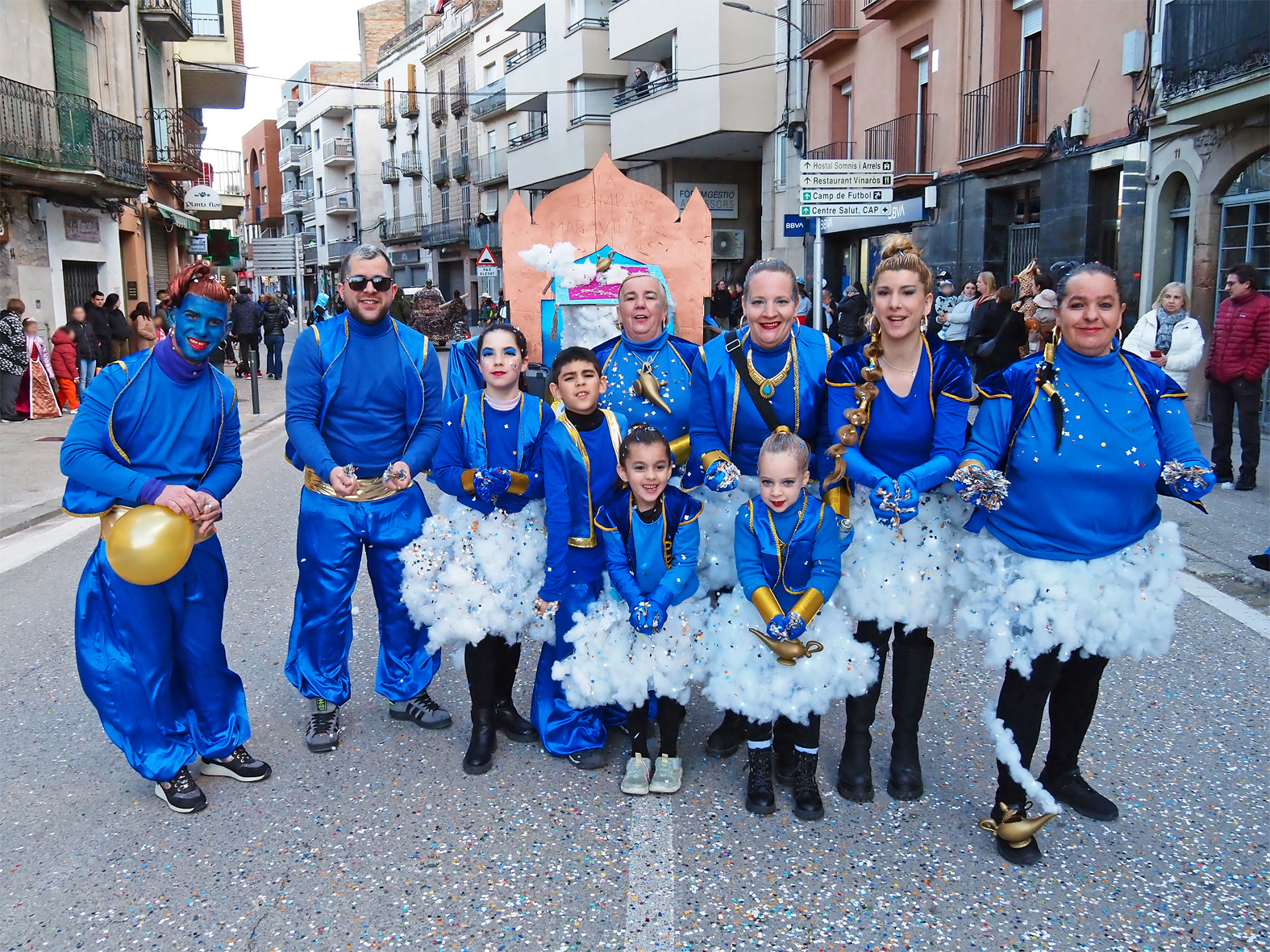 Participants en la rua del Carnestoltes de SÃºria.