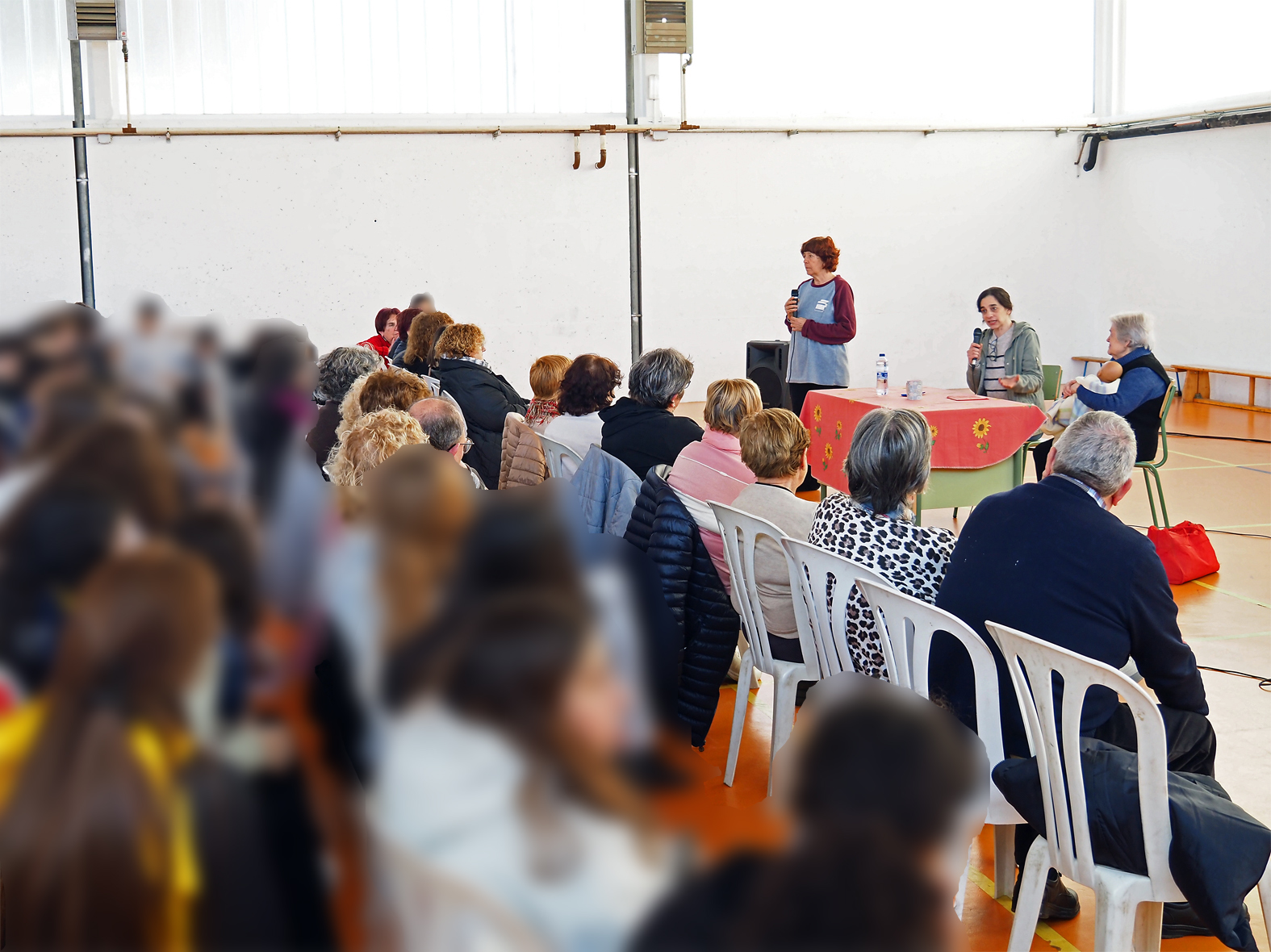 Imatge del teatre-fÃ²rum 'Ã€vies segle XXI' a lâ€™Institut Mig-MÃ³n, dins del programa del Dia Internacional de les Dones a SÃºria.