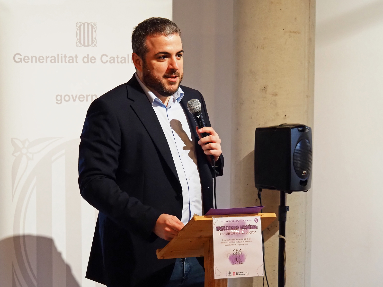 L'alcalde Albert Cober&oacute; parla durant l'acte institucional del Dia Internacional de les Dones a S&uacute;ria.