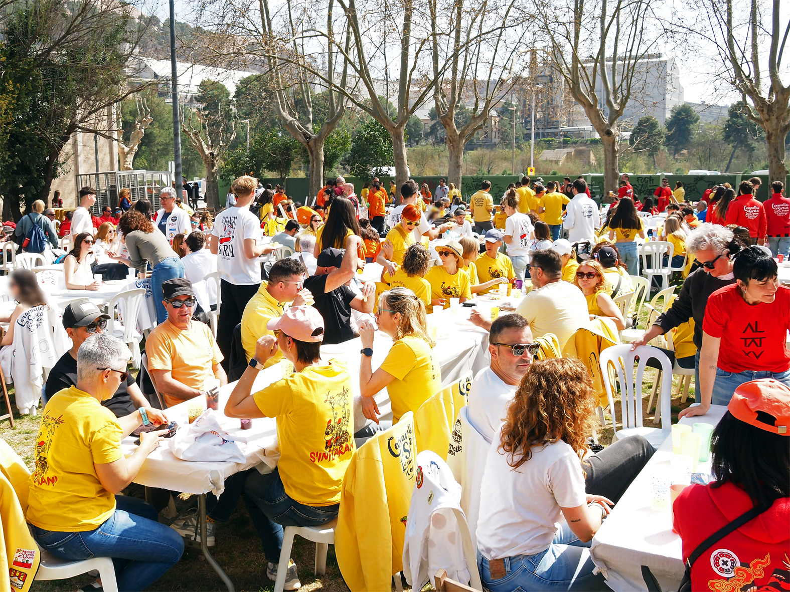 Ambient del Vermut Caramellaire de SÃºria al Parc Municipal Macary i Viader.