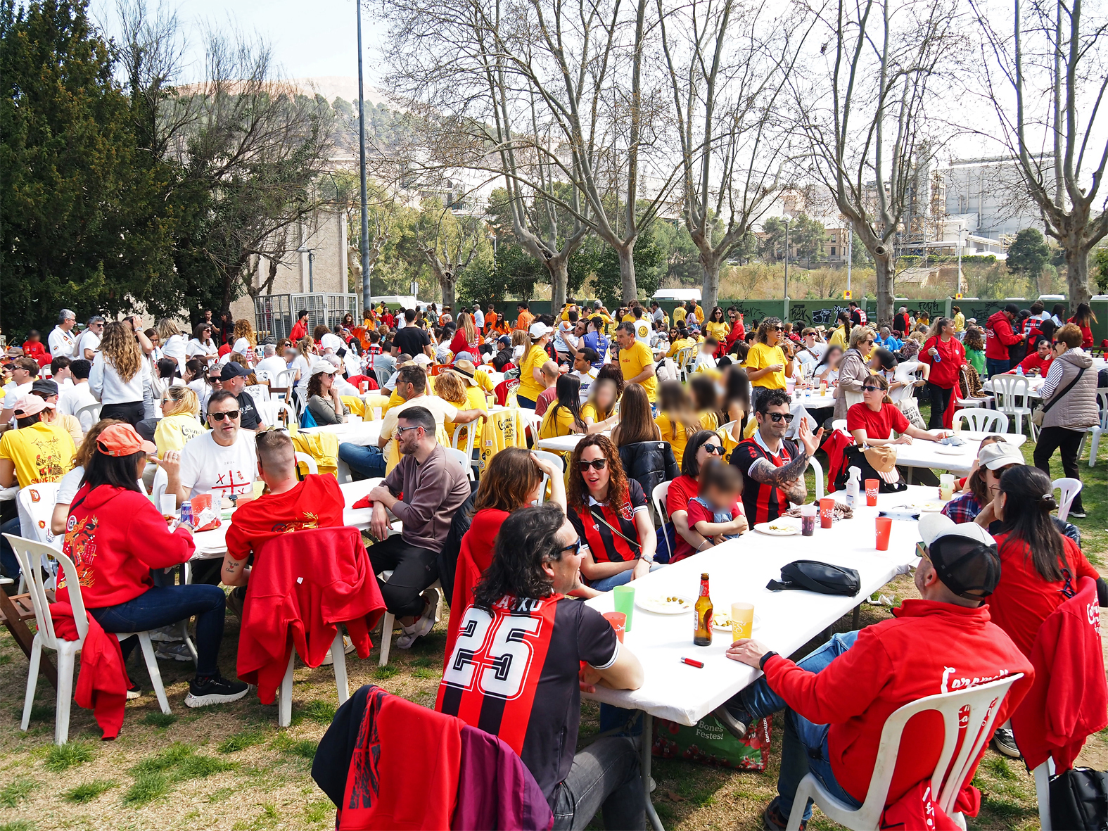 Ambient del Vermut Caramellaire de SÃºria al Parc Municipal Macary i Viader.