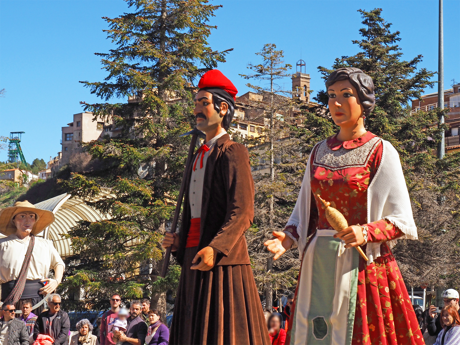 La colla de Sant Joan de Vilatorrada, durant la mostra de balls de la 16a Trobada de Gegants de SÃºria, dins del programa de la Fira de Rams.