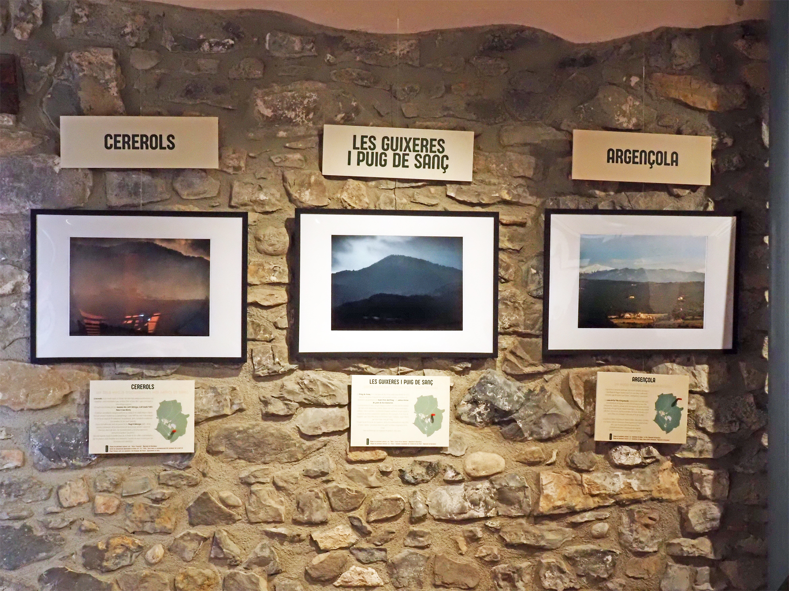 Imatge de l'exposici&oacute; 'Camins i balcons de S&uacute;ria. Mirades de Mart&iacute; Beltran' a la sala Cal Balaguer del Porxo.
