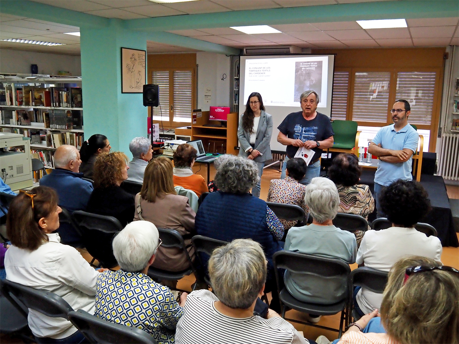 PresentaciÃ³ del llibre 'El conjunt de les fÃ briques tÃ¨xtils del Cardener. QuÃ¨ vas ser i quÃ¨ en queda', amb la seva autora MÃ²nica Mendoza, Albert FÃ brega i Eudald Serra, a la Biblioteca PÃºblica, dins del cicle 'Per Sant Jordi, llibres de casa'.