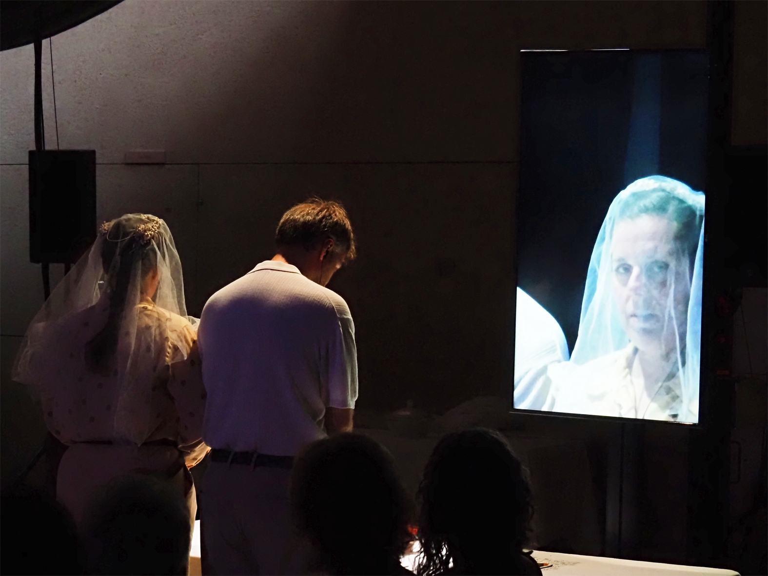Escena de l'obra de teatre documental immersiu 'Iaia' de la companyia Mambo Project, dins del 9&egrave; Festival d'Espectacles Art en Cicle de S&uacute;ria.
