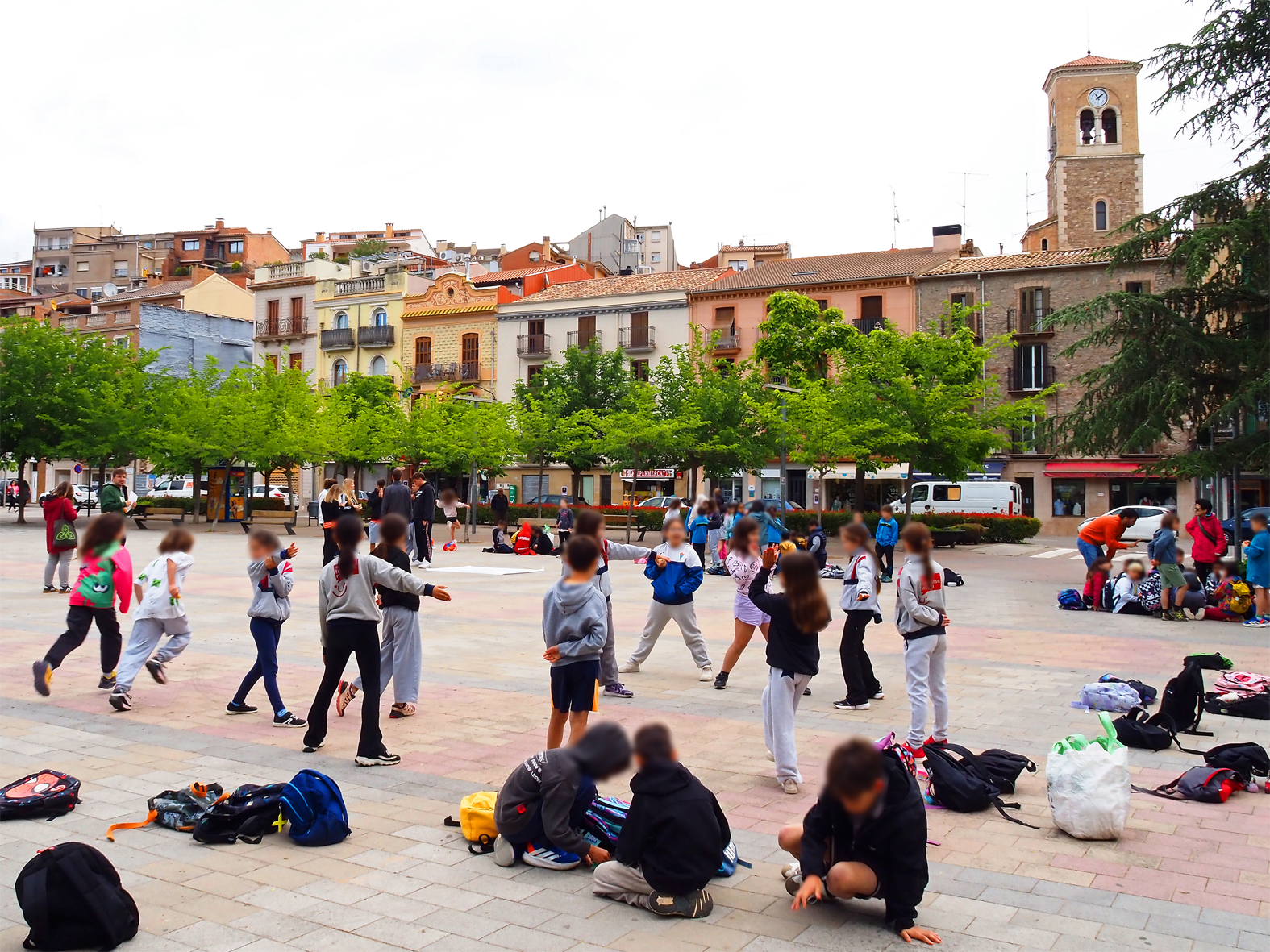 Prop de 270 alumnes de Súria prenen part en la primera jornada de la campanya Let's Clean Up Europe per a la neteja de l'entorn