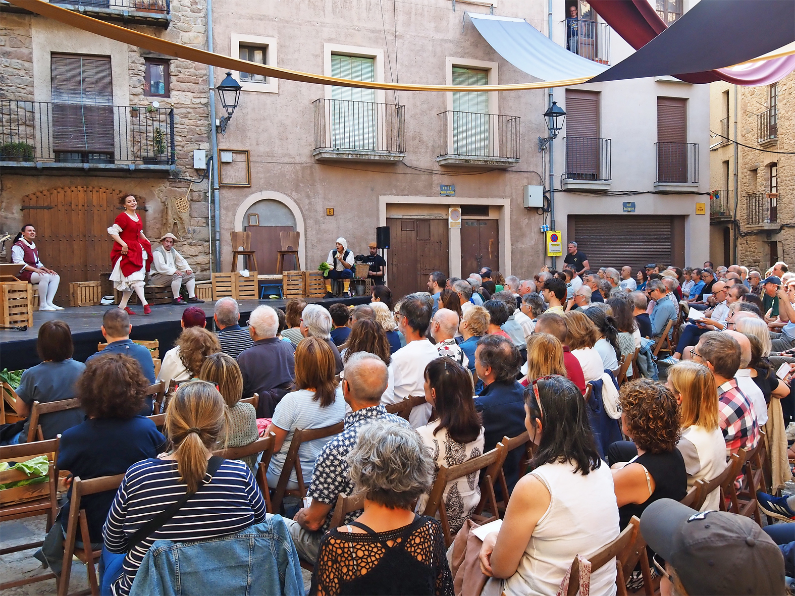 El Festival Espurnes Barroques converteix la plaça Major del Poble Vell en un escenari d'òpera clàssica festiva