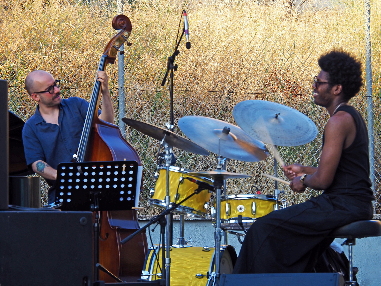 Imatge de l'actuaci&oacute; del grup de jazz Javier Rojo Quintet al pati del Foment Cultural, dins del 9&egrave; Festival Art en Cicle de S&uacute;ria.