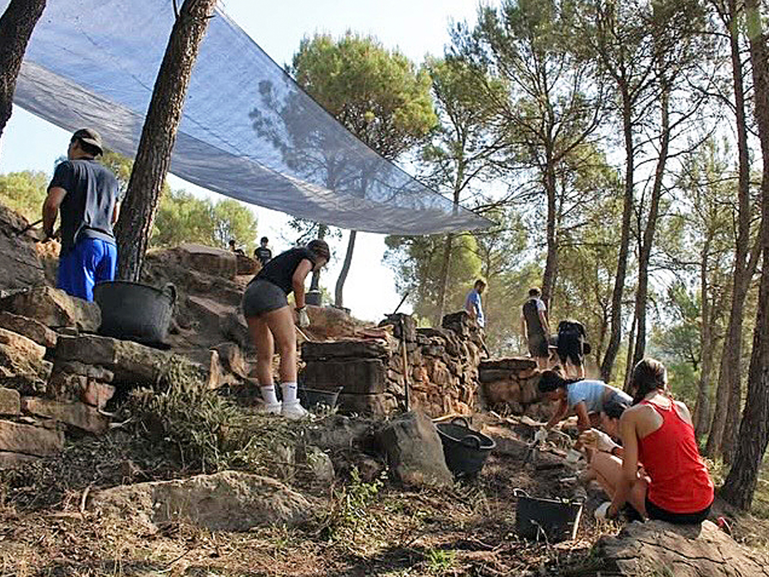 Treballs de la Campanya d'Excavacions Arqueol&ograve;giques al jaciment del mas medieval La Miranda.