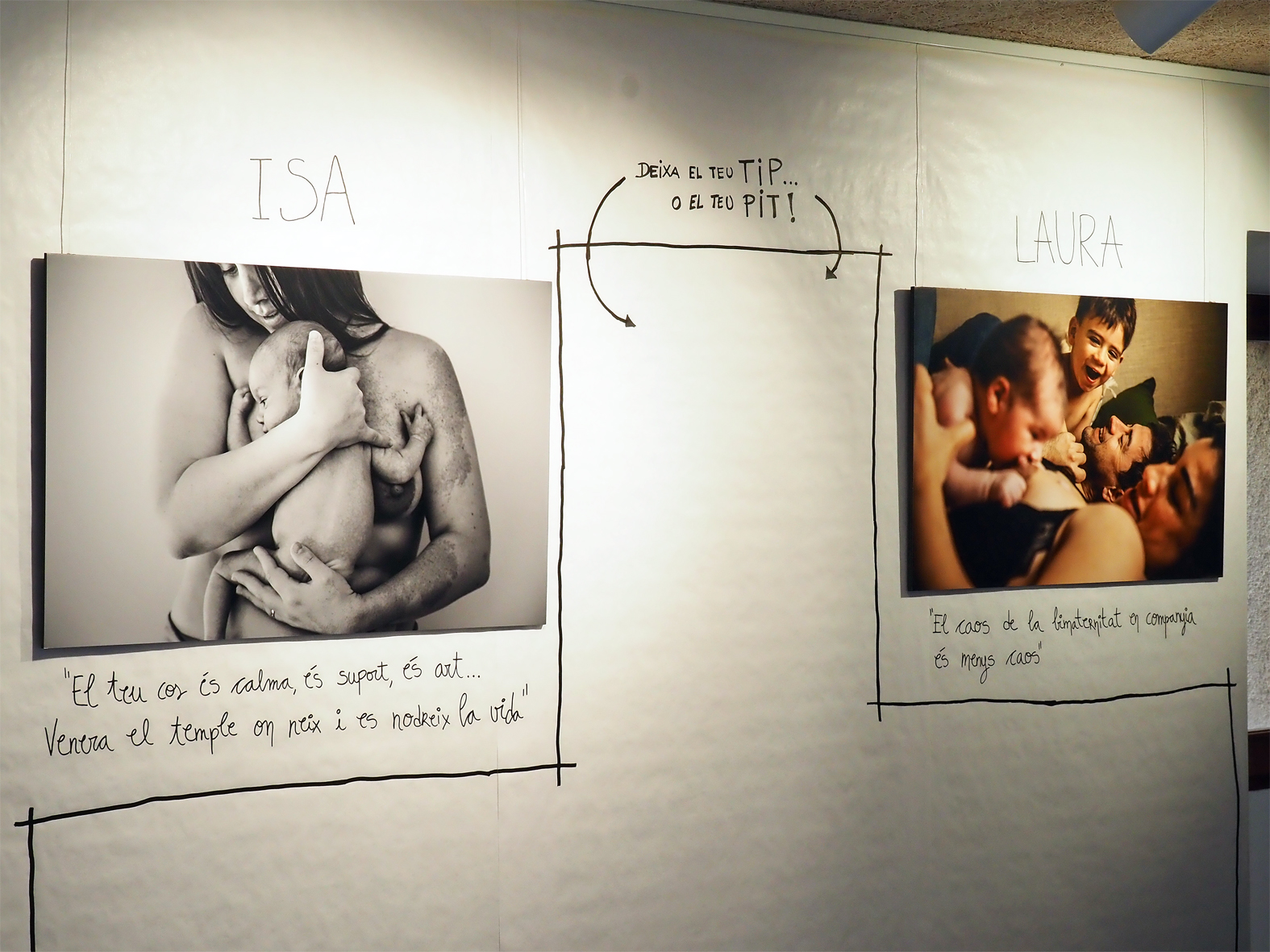 Plafons de l'exposici&oacute; 'Pit & Tip' del fot&ograve;graf Mario Mateo sobre la maternitat en el postpart, al Casinet del Poble Vell.
