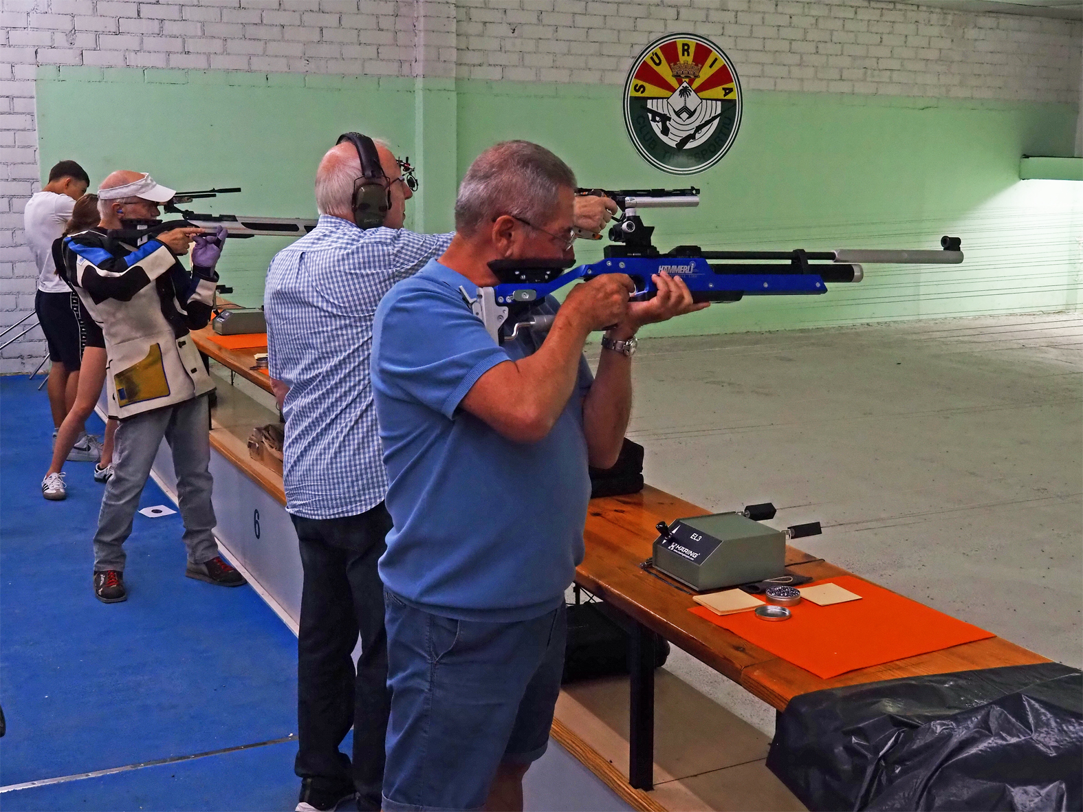 Participants en la Tirada Esportiva del Club de Tir Esportiu, dins del prÃ²leg de la Festa Major de SÃºria.