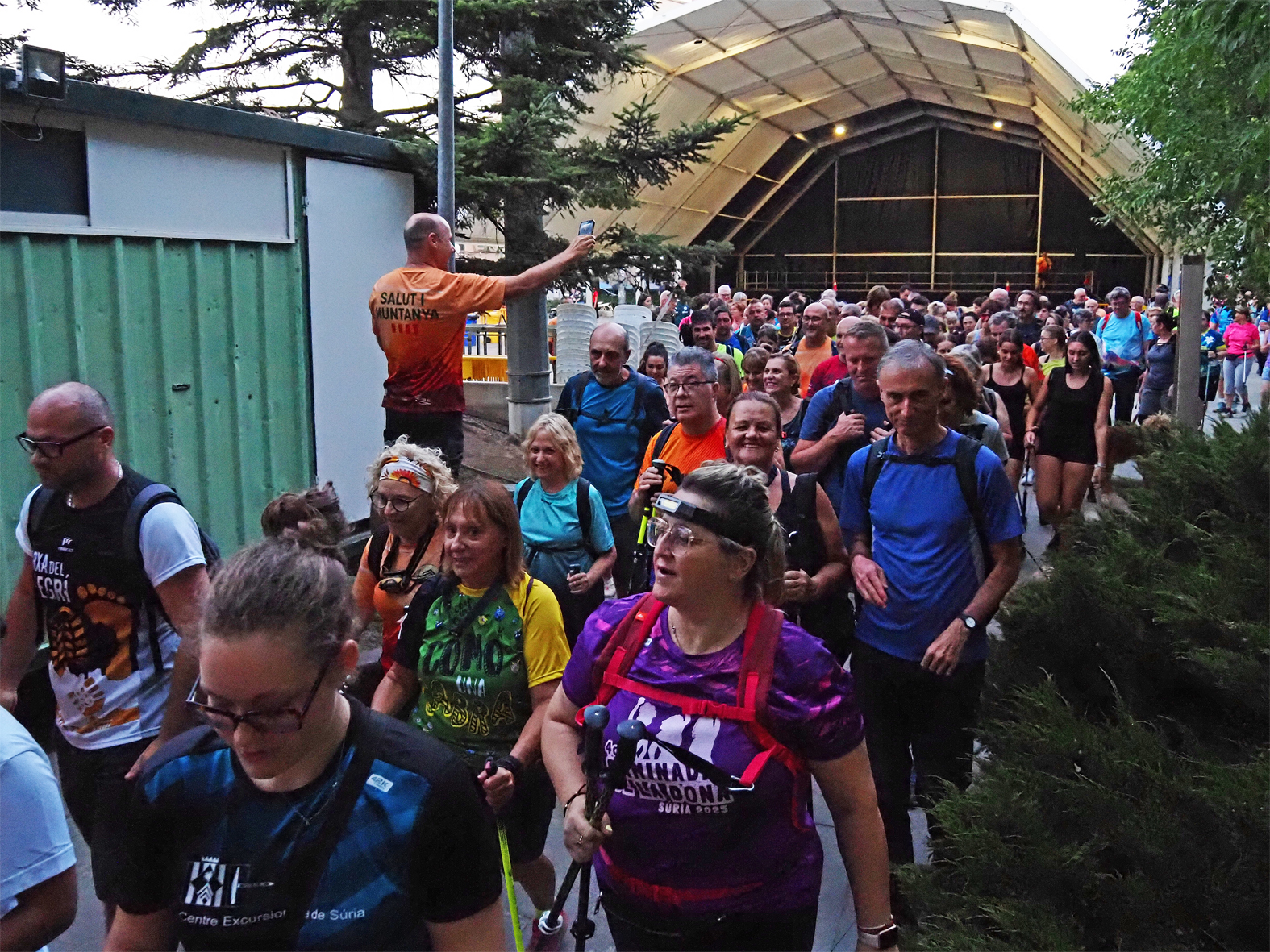 Sortida de la Caminada Nocturna del Centre Excursionista, dins del prÃ²leg de la Festa Major de SÃºria.