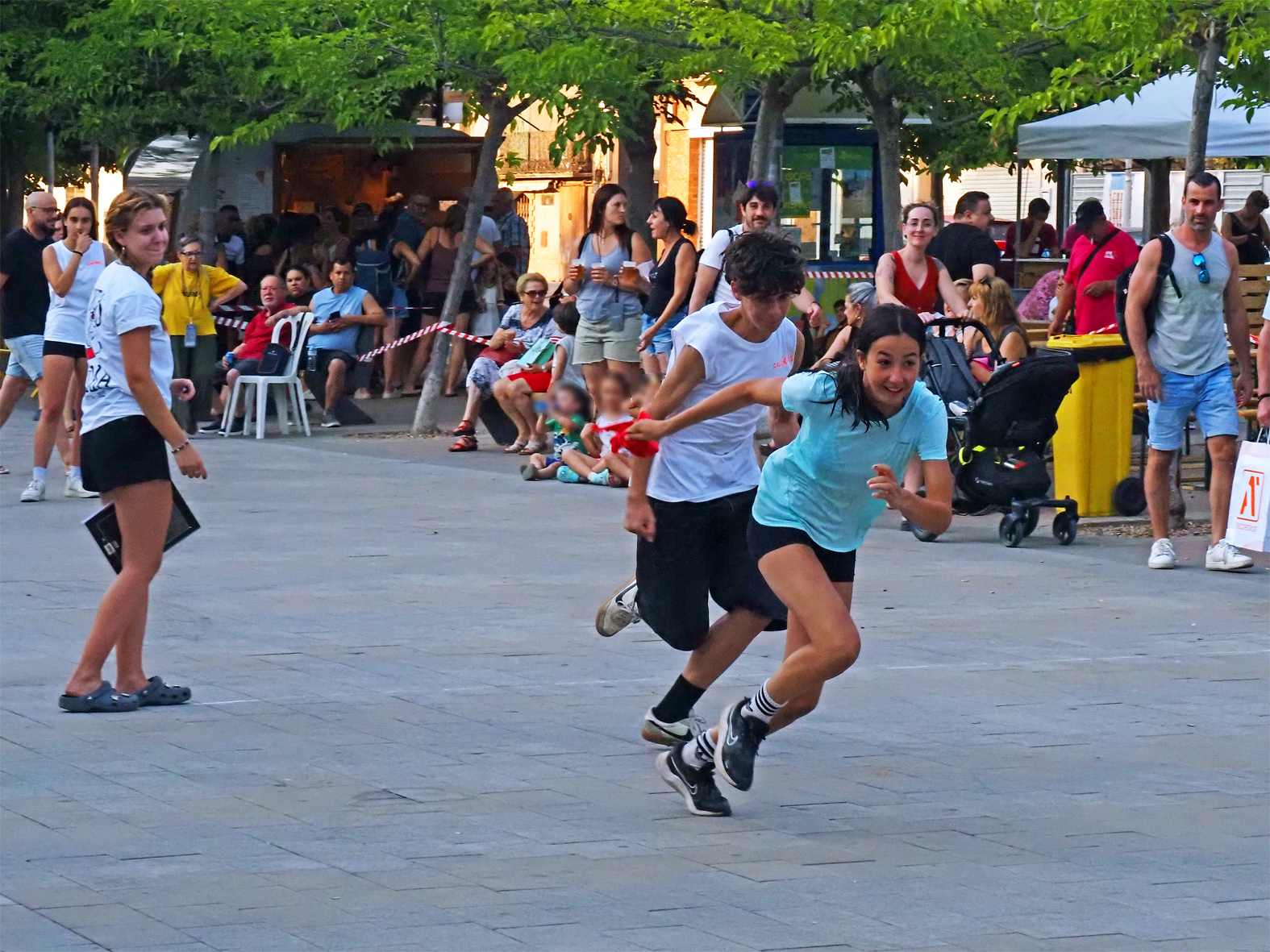 CompeticiÃ³ dels Kampionats Esportius Nocturns (KEN), dins de la Festa Major de SÃºria.