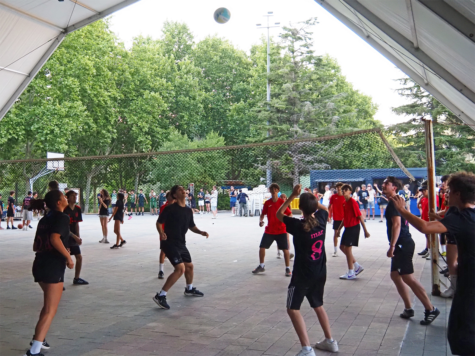 CompeticiÃ³ dels Kampionats Esportius Nocturns (KEN), dins de la Festa Major de SÃºria.