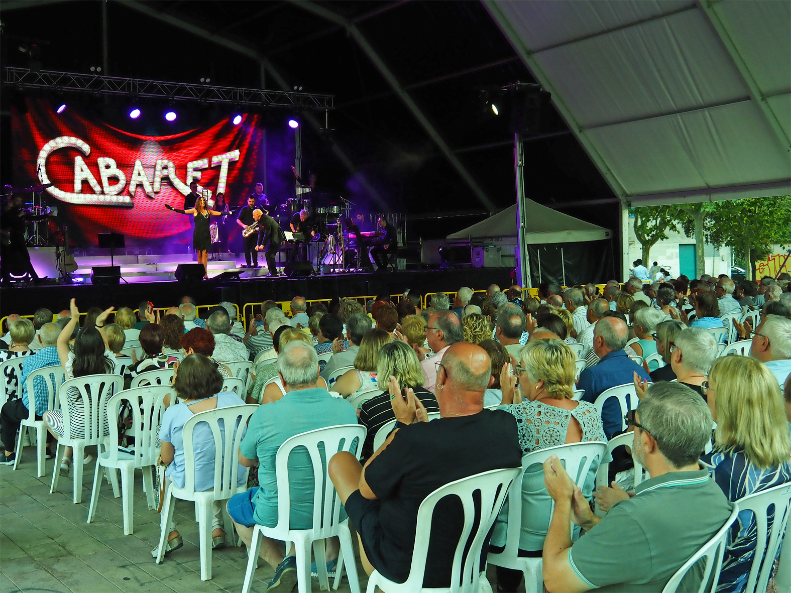 Concert de l'Orquestra Metropol a l'envelat de la pla&ccedil;a de Sant Joan, dins de la Festa Major de S&uacute;ria.