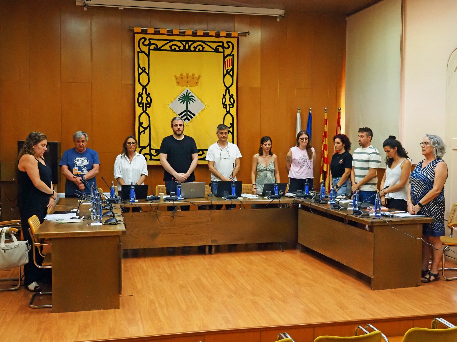Minut de silenci de la Corporaci&oacute; Municipal al comen&ccedil;ament de la darrera sessi&oacute; ordin&agrave;ria del Ple, en mem&ograve;ria de Pau Simon Garcia, mort a la mina de Cabanasses.
