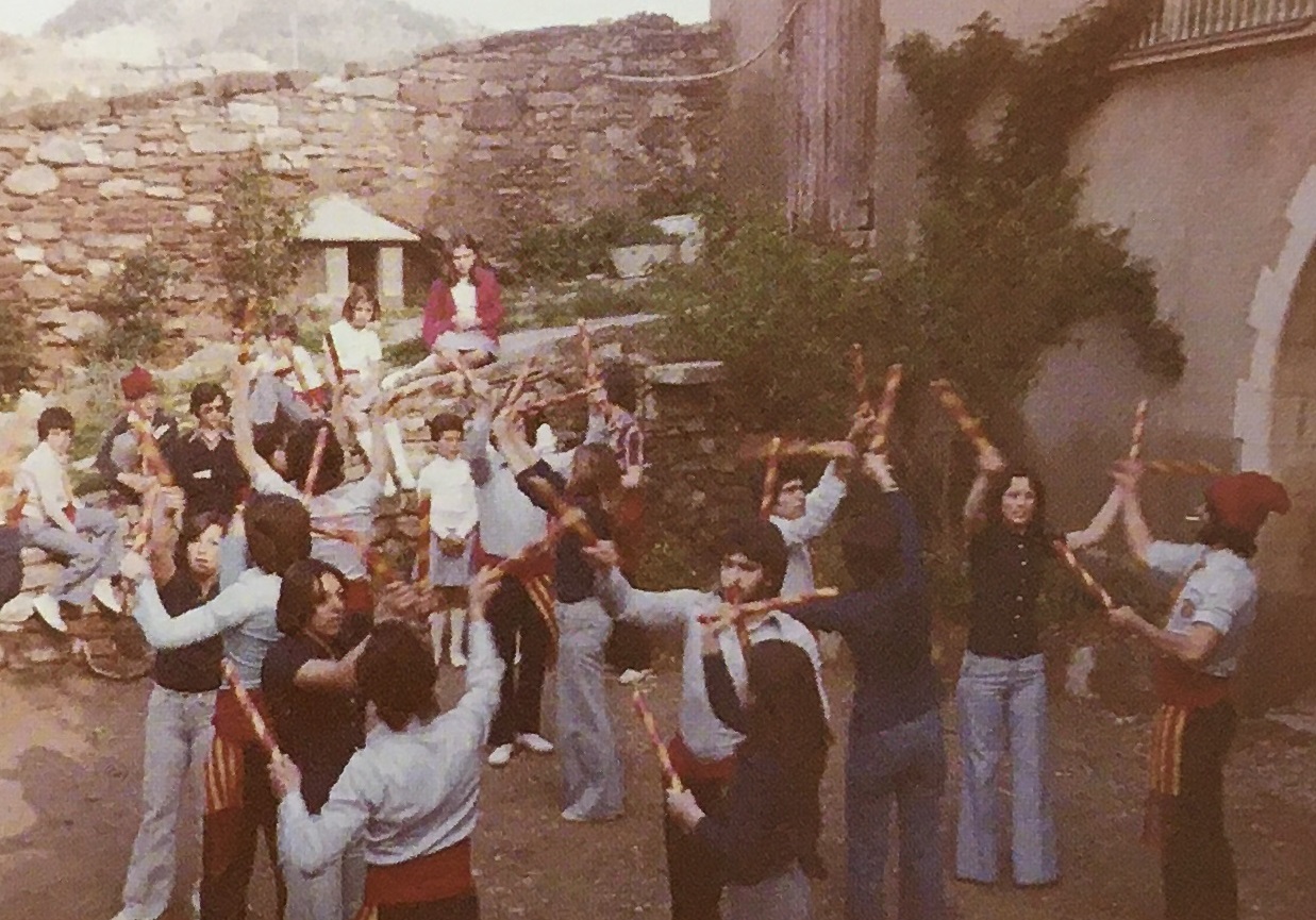 Any 1976 - Colla caramellaire de l'AgrupaciÃ³ Sardanista (font: llibre 'Les Caramelles de SÃºria' de NÃºria Balaguer i Riera).
