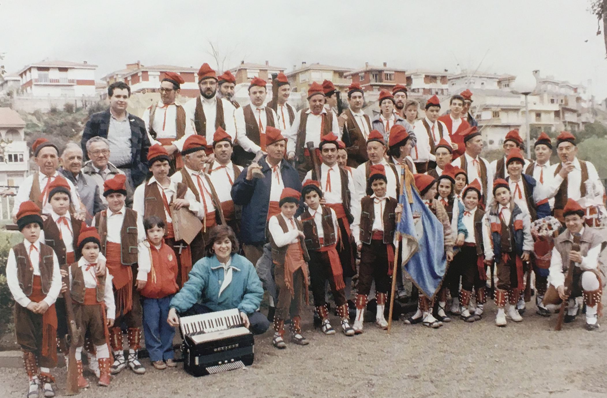 Any 1988 - Colla caramellaire del Tro Gros (font: llibre 'SÃºria. Els records d'un poble' de Josep Juncadella Masana i M. del Pilar GÃ³mez GÃ³mez).