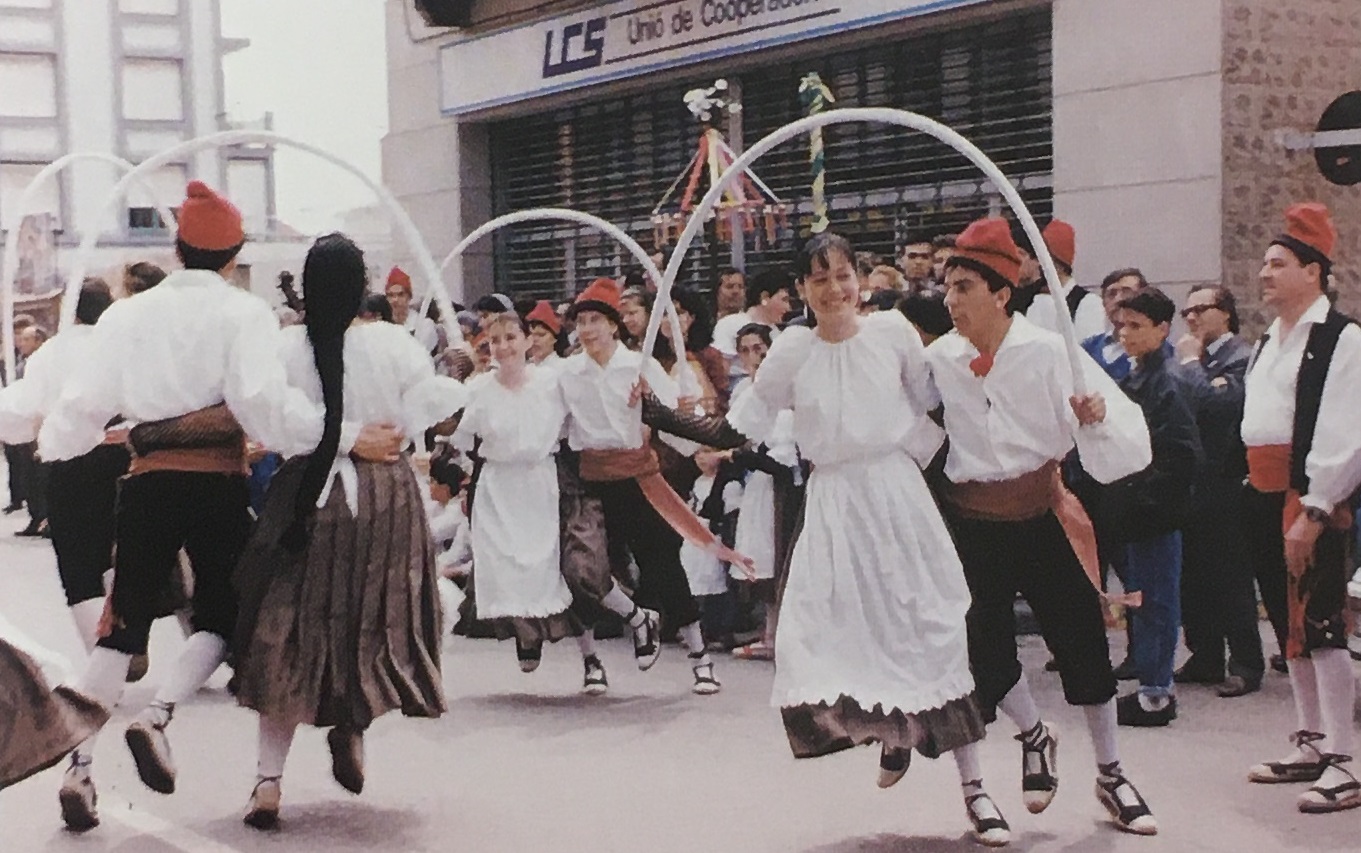Any 1990 - ActuaciÃ³ de la colla caramellaire del Foment Cultural (font: llibre 'Les Caramelles de SÃºria' de NÃºria Balaguer i Riera).