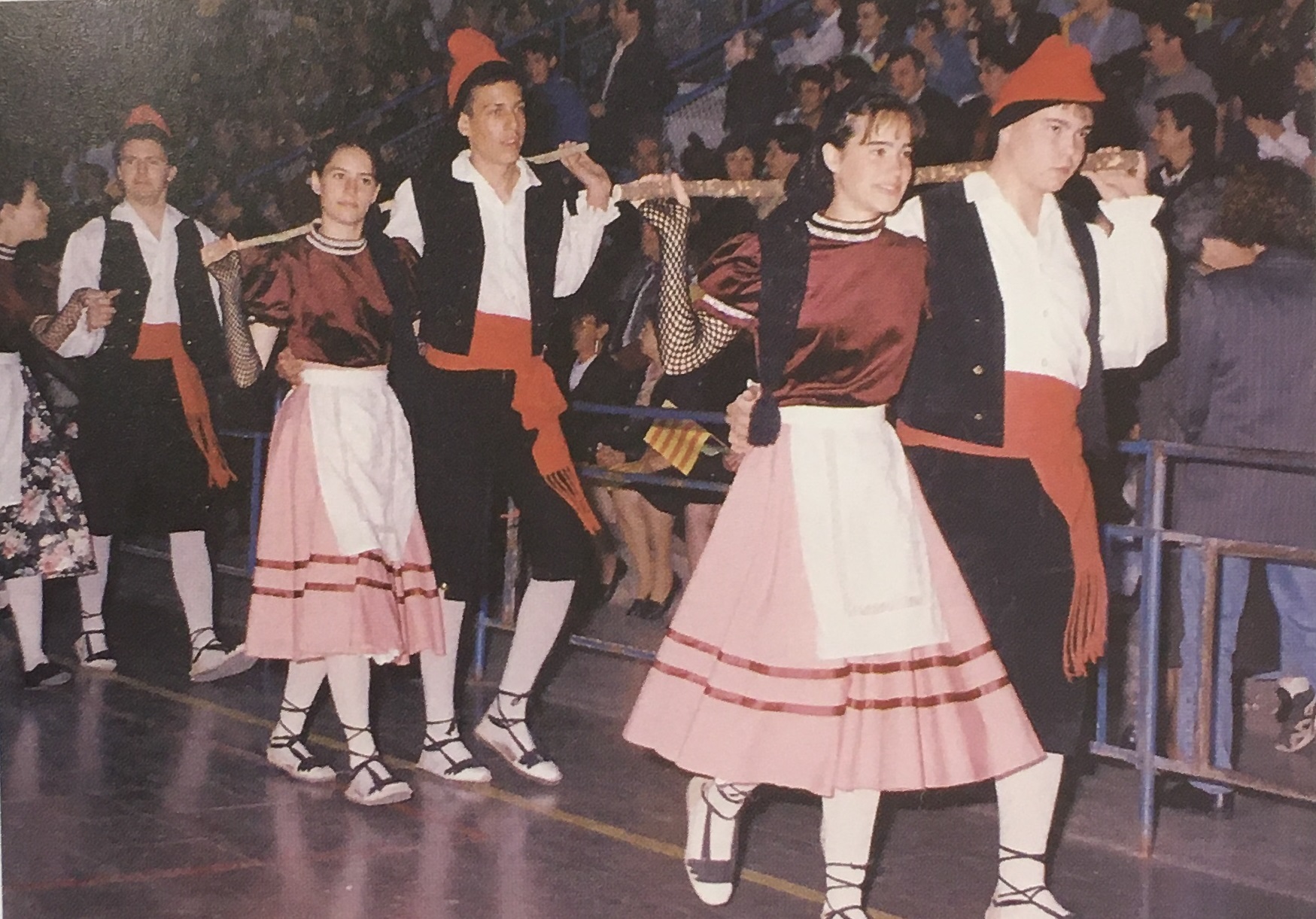 Any 1995 - ActuaciÃ³ de la colla caramellaire del Foment Cultural (font: llibre 'Les Caramelles de SÃºria' de NÃºria Balaguer i Riera).