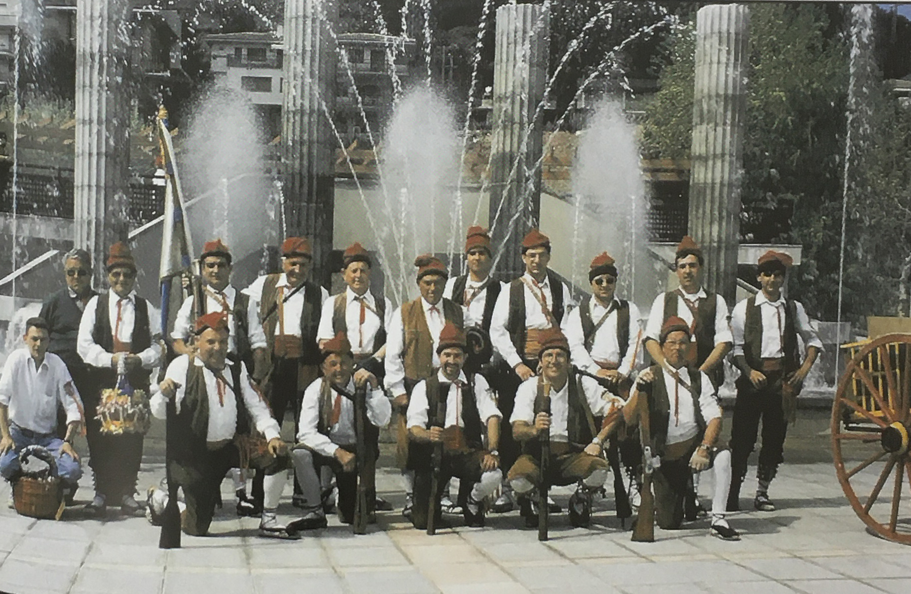 DÃ¨cada de 2000 - Colla caramellaire del Tro Gros (font: llibre 'SÃºria ahir i avui' de Josep Massana i Portella).