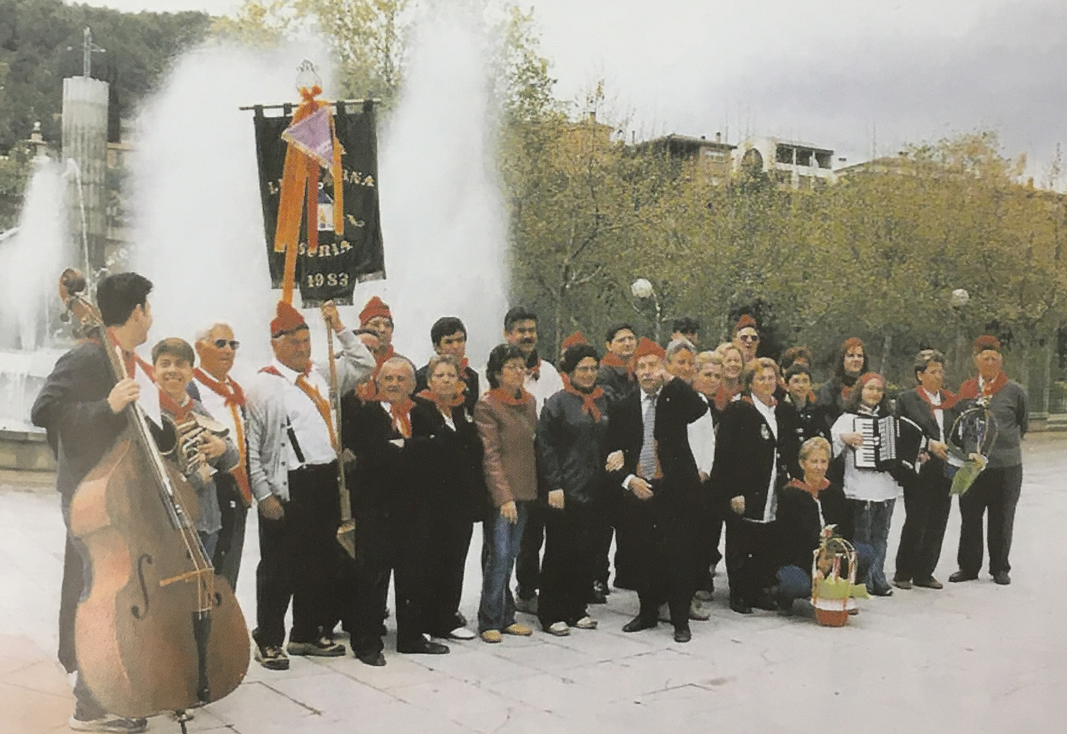 Any 2003 - Colla caramellaire de la Societat Coral La Llanterna (font: llibre 'SÃºria ahir i avui' de Josep Massana i Portella).