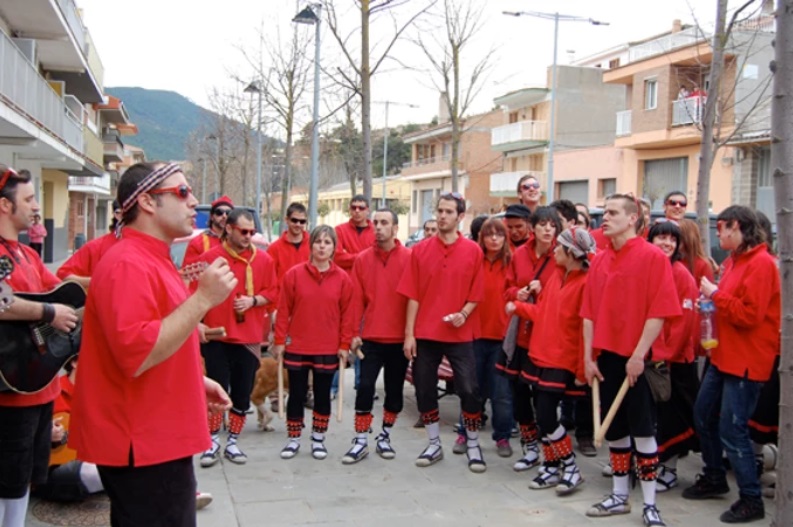 ActuaciÃ³ de la colla de l'Altatxu al barri Joncarets - Abril de 2010.