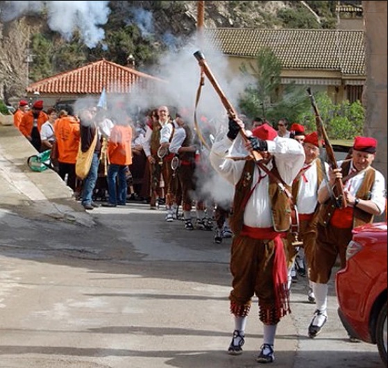 Galejada de la colla del Tro Gros al Poble Vell - Abril de 2010.