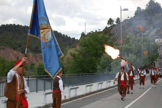 Galejada de la colla del Tro Gros al barri de Sant Jaume - Abril de 2011.