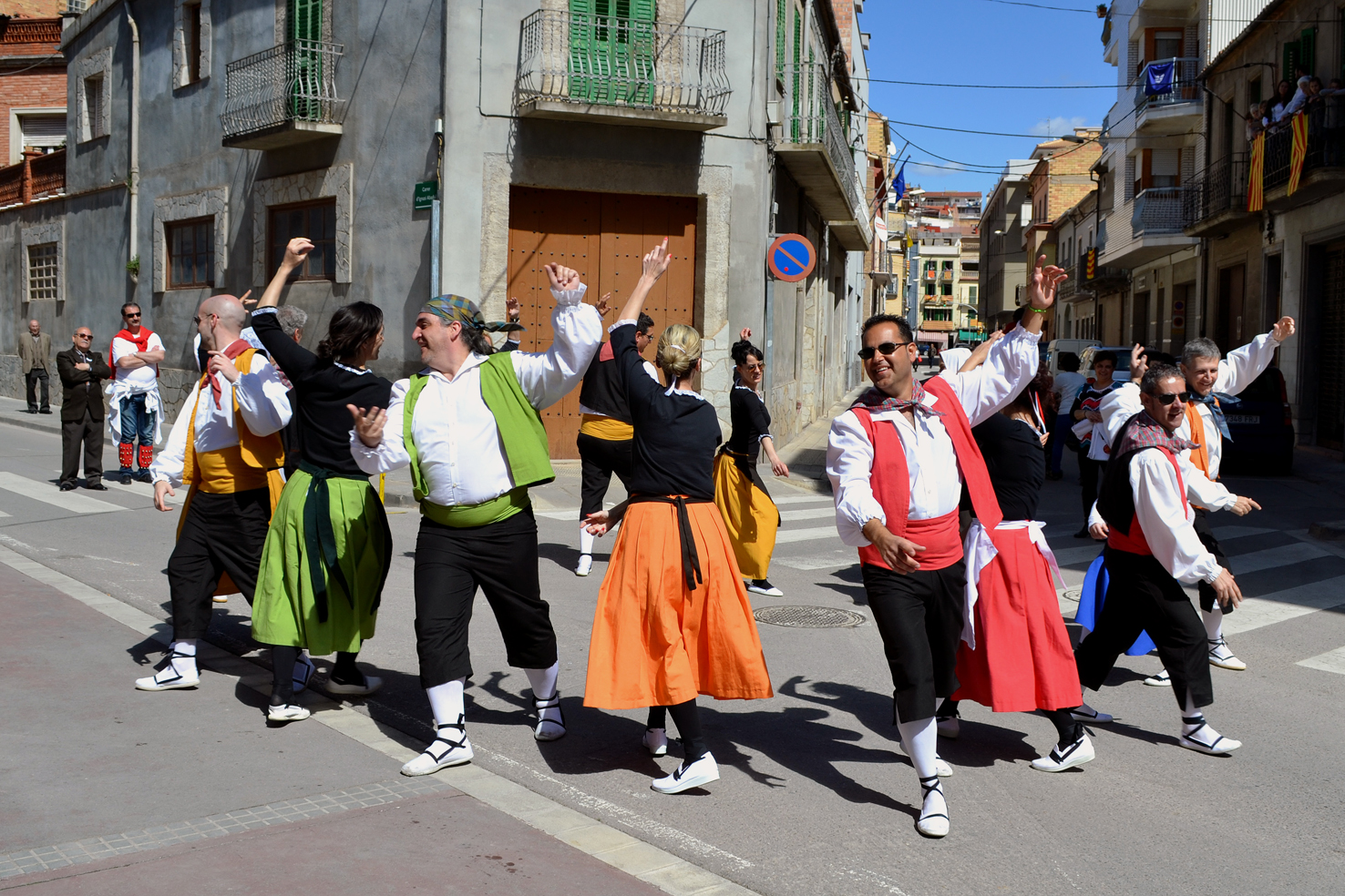 ActuaciÃ³ de la colla dels Grans de l'AgrupaciÃ³ Sardanista al barri El Rastells - MarÃ§ de 2013.
