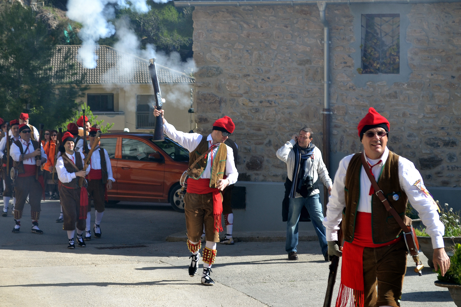 Galejada de la colla del Tro Gros al Poble Vell - MarÃ§ de 2013.