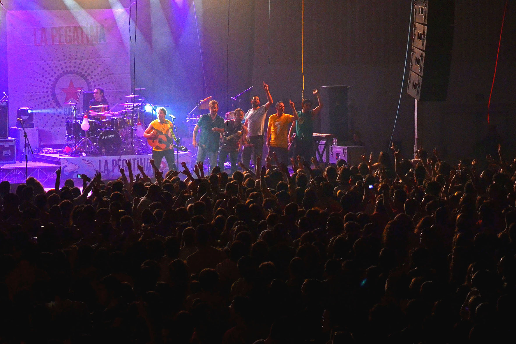Concert de La Pegatina al PavellÃ³ Municipal d'Esports - Abril de 2014.