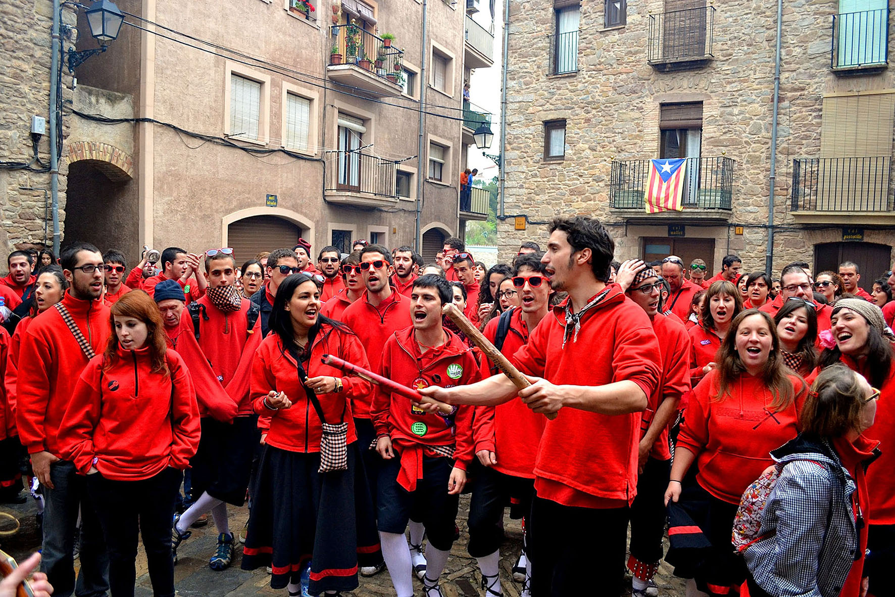 ActuaciÃ³ de la colla de l'Altatxu a la plaÃ§a Major del Poble Vell - Abril de 2014.