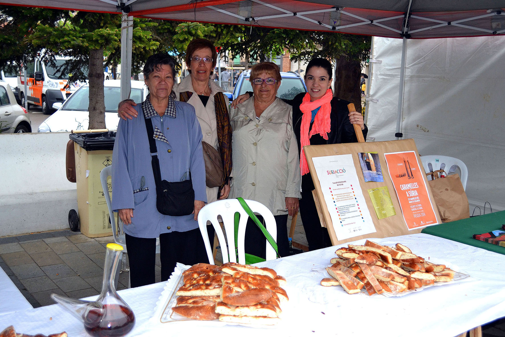 Punt d'informaciÃ³ caramellaire a la plaÃ§a de Sant Joan - Abril de 2014.