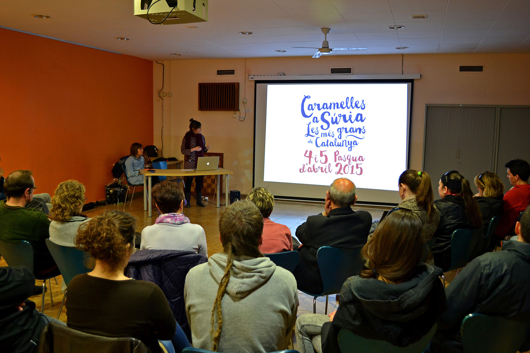 SessiÃ³ de treball sobre les Caramelles i presentaciÃ³ de la nova imatge grÃ fica i del nou web de la festa - MarÃ§ de 2015.