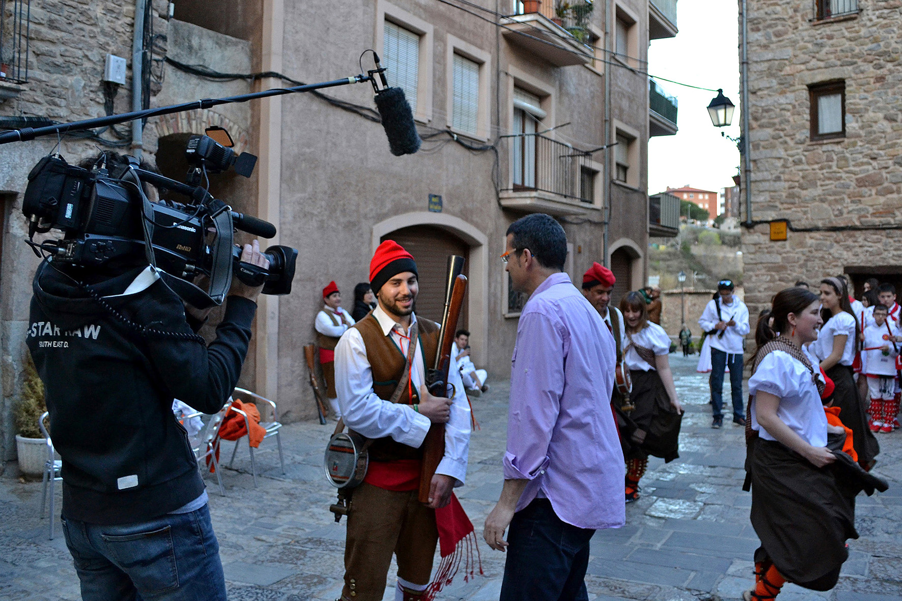 Entrevista a un caramellaire del Tro Gros per al reportatge del programa 'Espai Terraâ€™ de TV3 sobre les Caramelles de SÃºria - MarÃ§ de 2015.