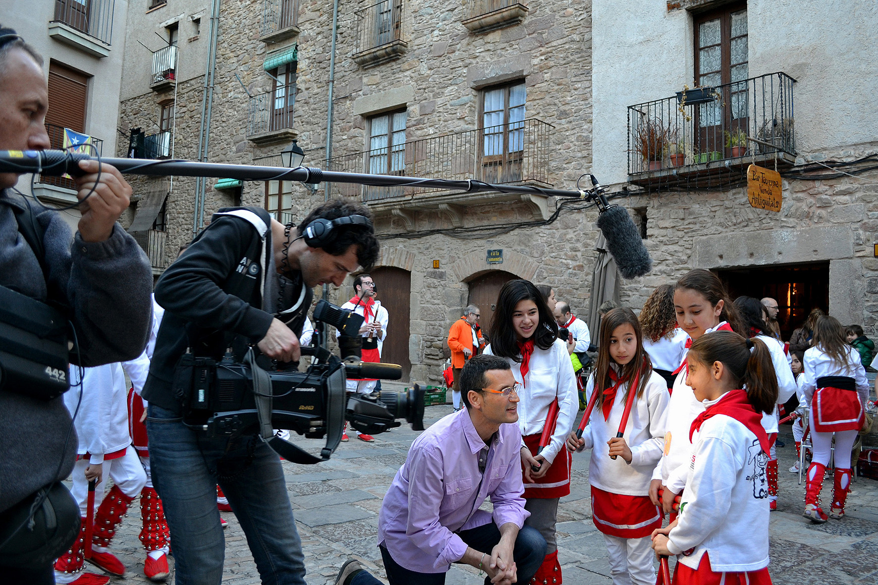 Entrevista a caramellaires de lâ€™AgrupaciÃ³ Sardanista per al reportatge del programa 'Espai Terraâ€™ de TV3 sobre les Caramelles de SÃºria - MarÃ§ de 2015.
