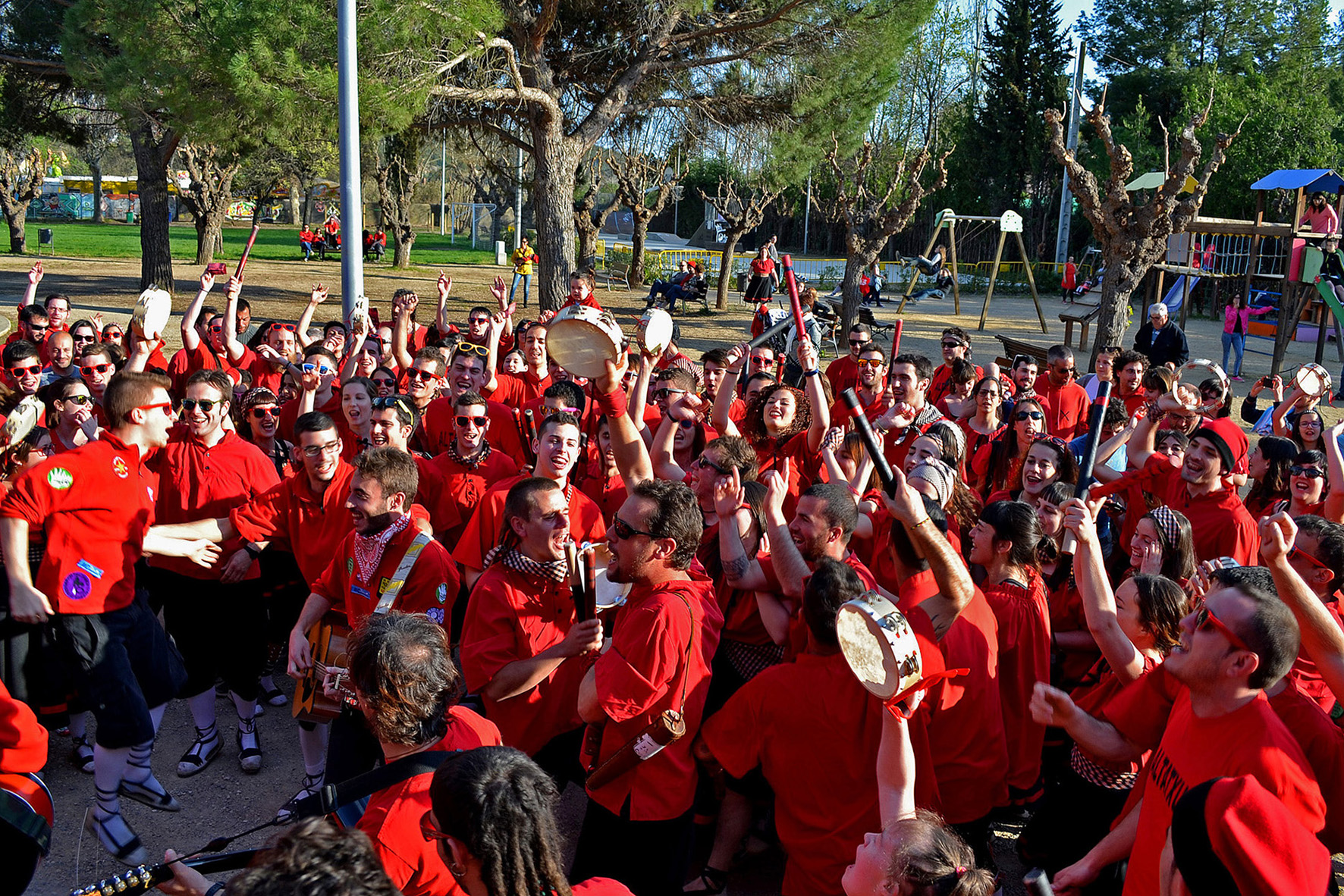 ActuaciÃ³ de la colla de l'Altatxu al Parc Municipal Macary i Viader - Abril de 2015.