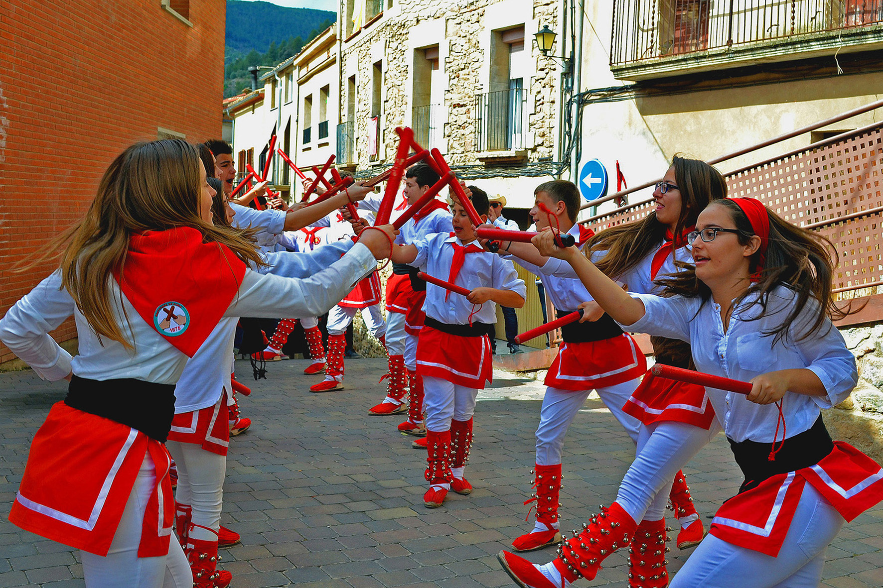 ActuaciÃ³ de la colla dels Grans de l'AgrupaciÃ³ Sardanista al Poble Vell - Abril de 2015.