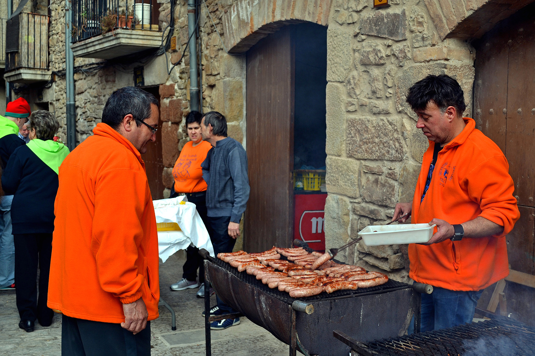 PreparaciÃ³ de l'Esmorzar Caramellaire a la plaÃ§a Major del Poble Vell - Abril de 2015.