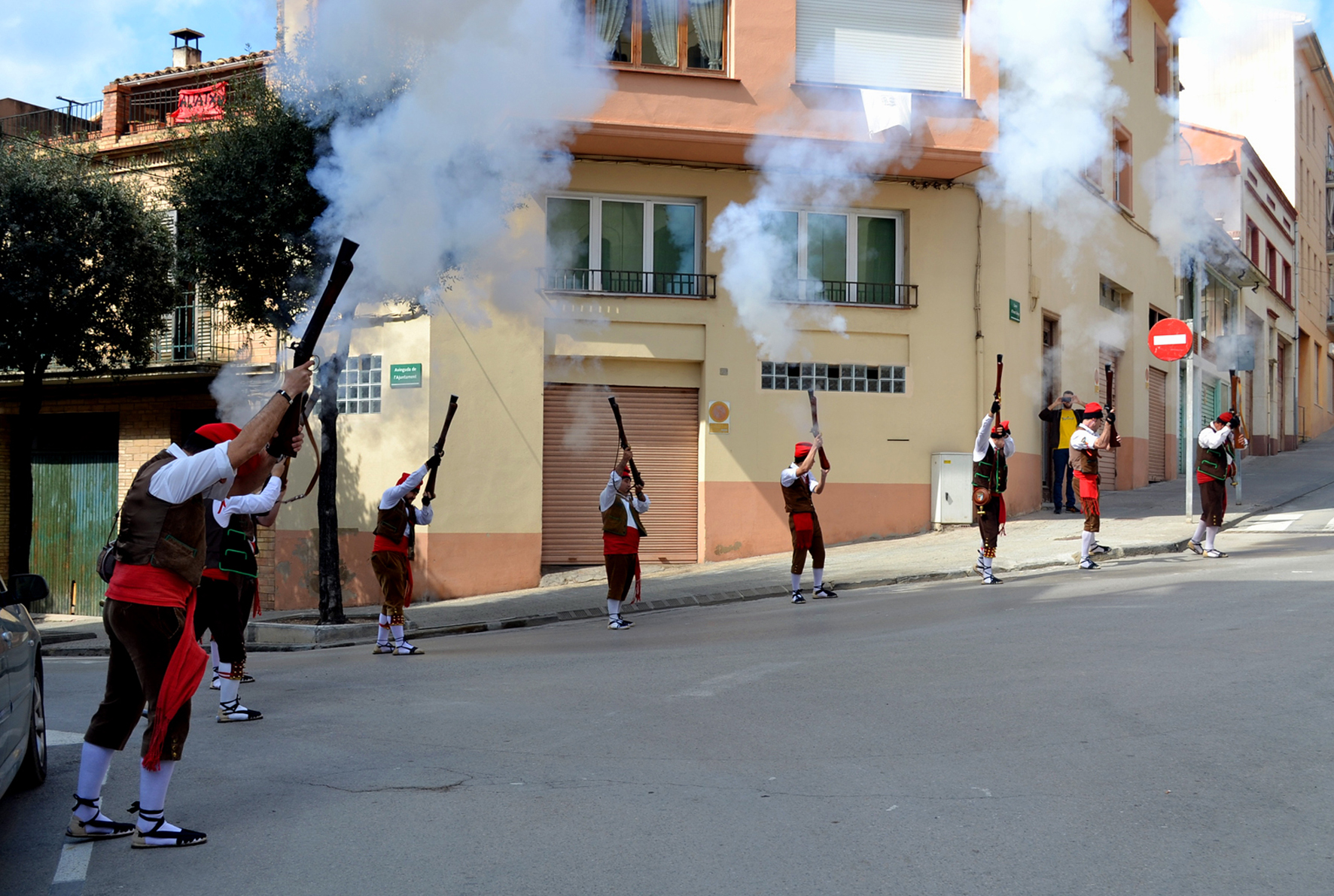 Galejada de la colla del Tro Gros durant l'acte d'inici de les Caramelles 2016 - MarÃ§ de 2016.