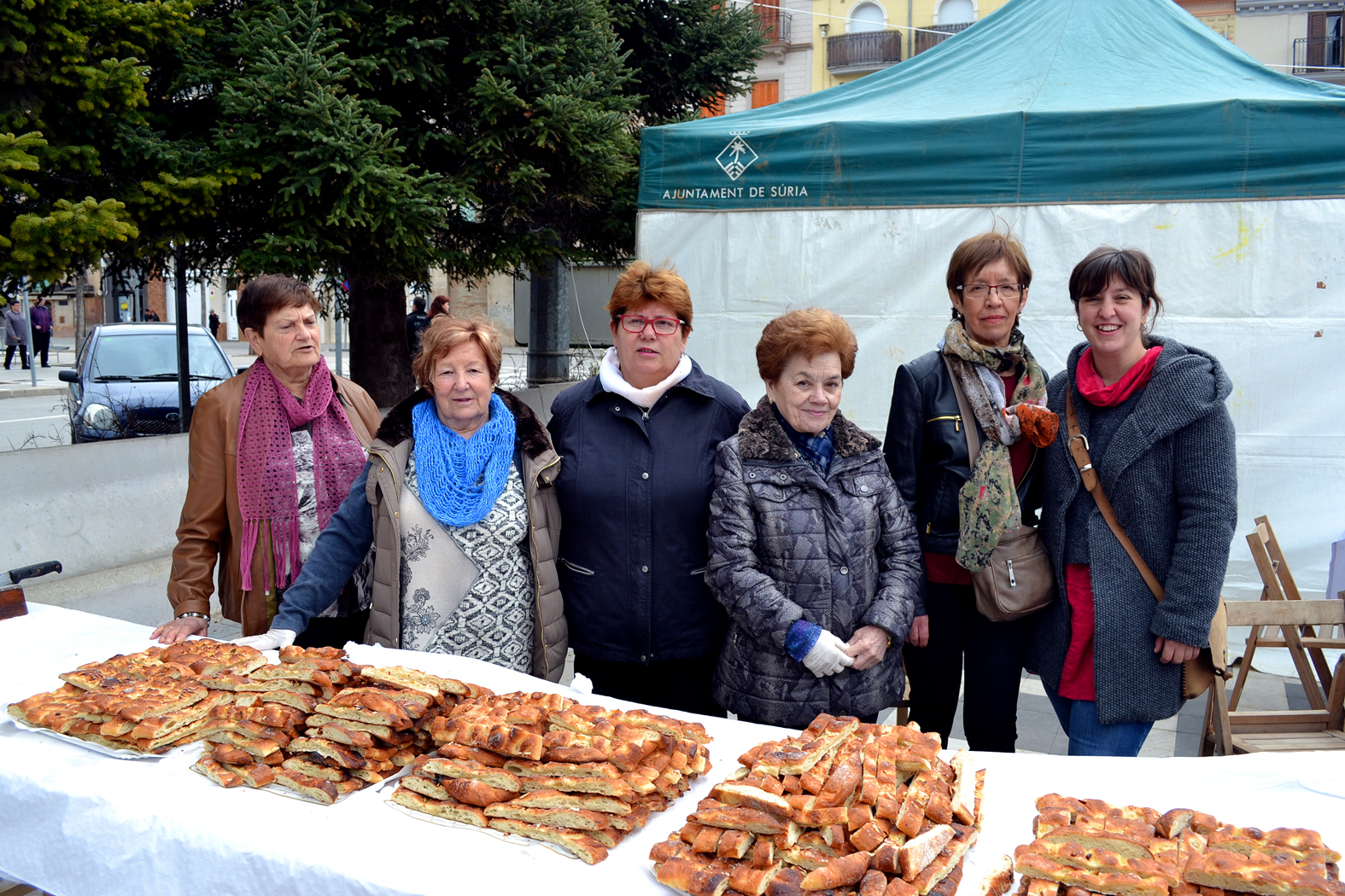 Parada de coca i mistela a la plaÃ§a de Sant Joan - MarÃ§ de 2016.