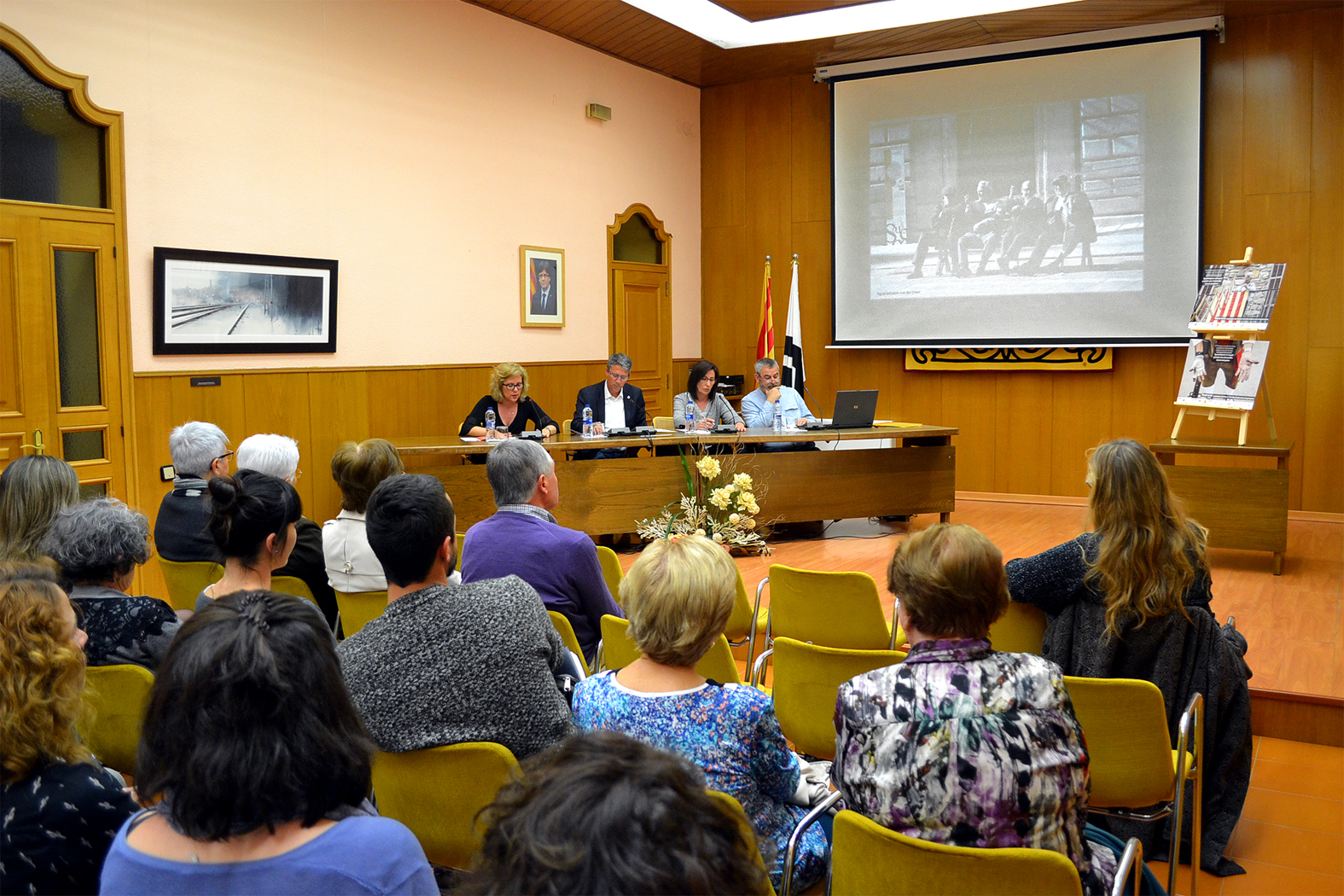Acte de presentaciÃ³ dels nous cartells de la campanya 'Tracta'm bÃ©' amb imatges de les Caramelles de SÃºria, al salÃ³ de sessions de la Casa de la Vila - Abril de 2017.