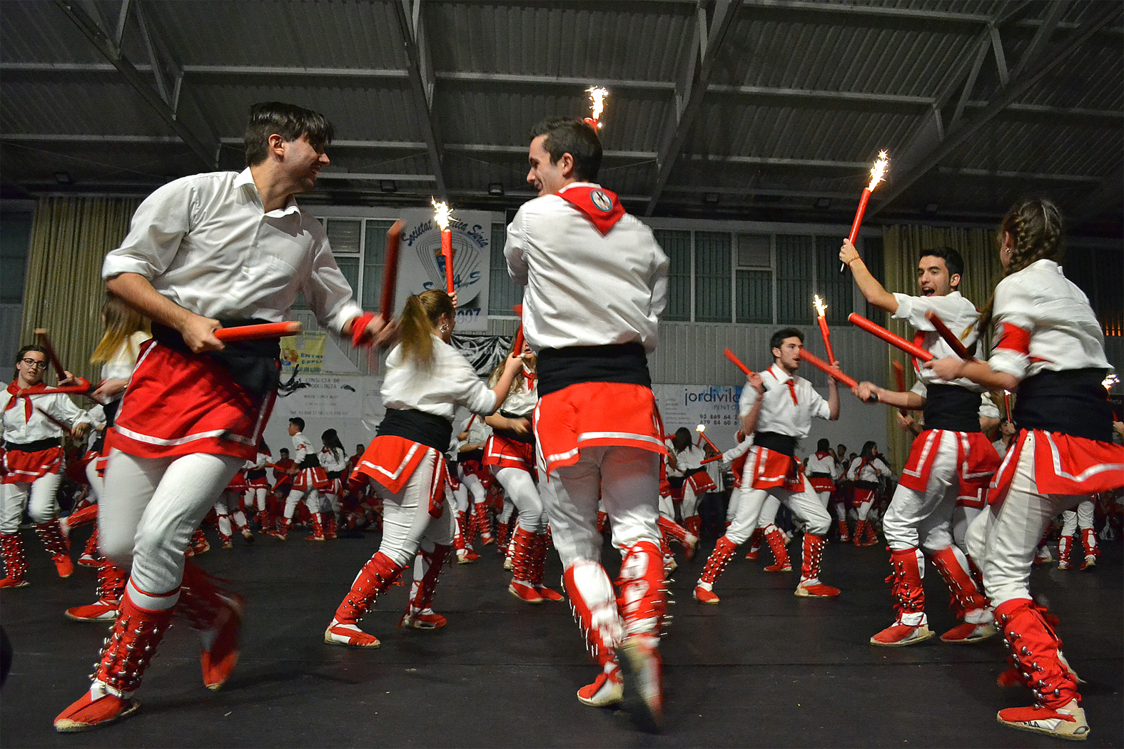 ActuaciÃ³ de la Colla dels Grans de l'AgrupaciÃ³ Sardanista a la Trobada Caramellaire del PavellÃ³ - Abril de 2017.