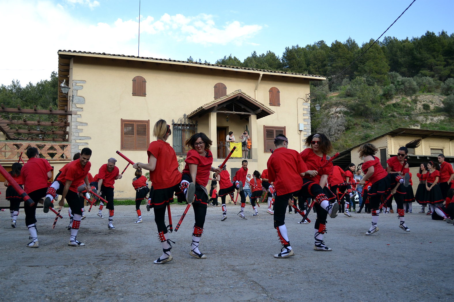ActuaciÃ³ de la colla Altatxu a les Caramelles a PagÃ¨s - Abril de 2017.