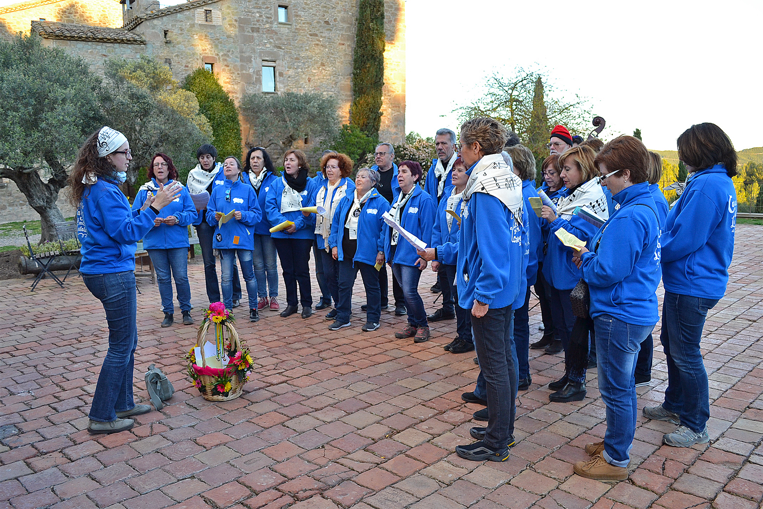 ActuaciÃ³ de la colla de la Coral SÃ²rissons a la Garriga de Castelladral, dins de les Caramelles a PagÃ¨s - MarÃ§ de 2018.