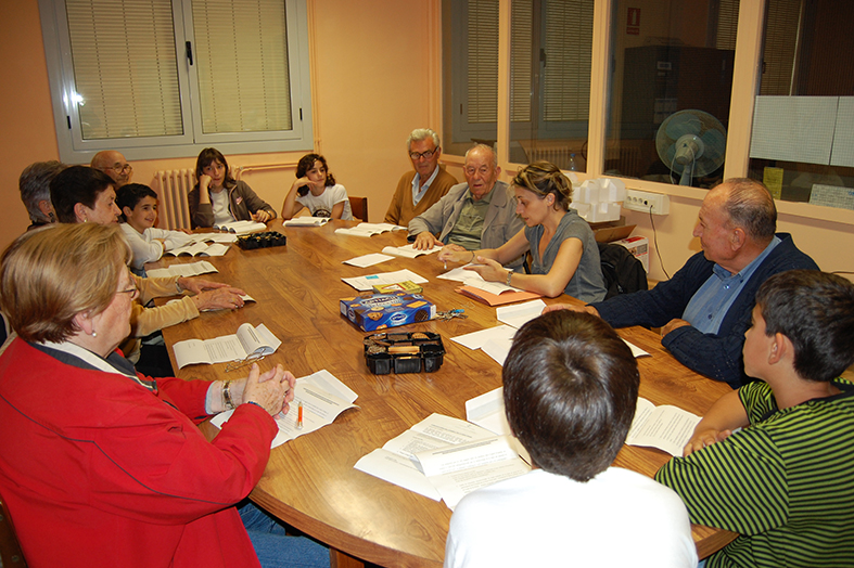 Curs 2007-08 - ReuniÃ³ conjunta del Consell Municipal dels Infants i del Consell Municipal de la Gent Gran.