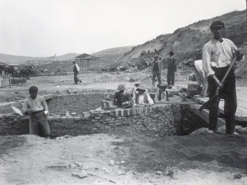 Any 1918 - Inici de l'excavaciÃ³ del pou 1 de la mina de potassa (font: llibre 'Cum grano salis. La sal i la potassa a SÃºria (1185-1982)' d'Albert FÃ brega i Enfedaque).