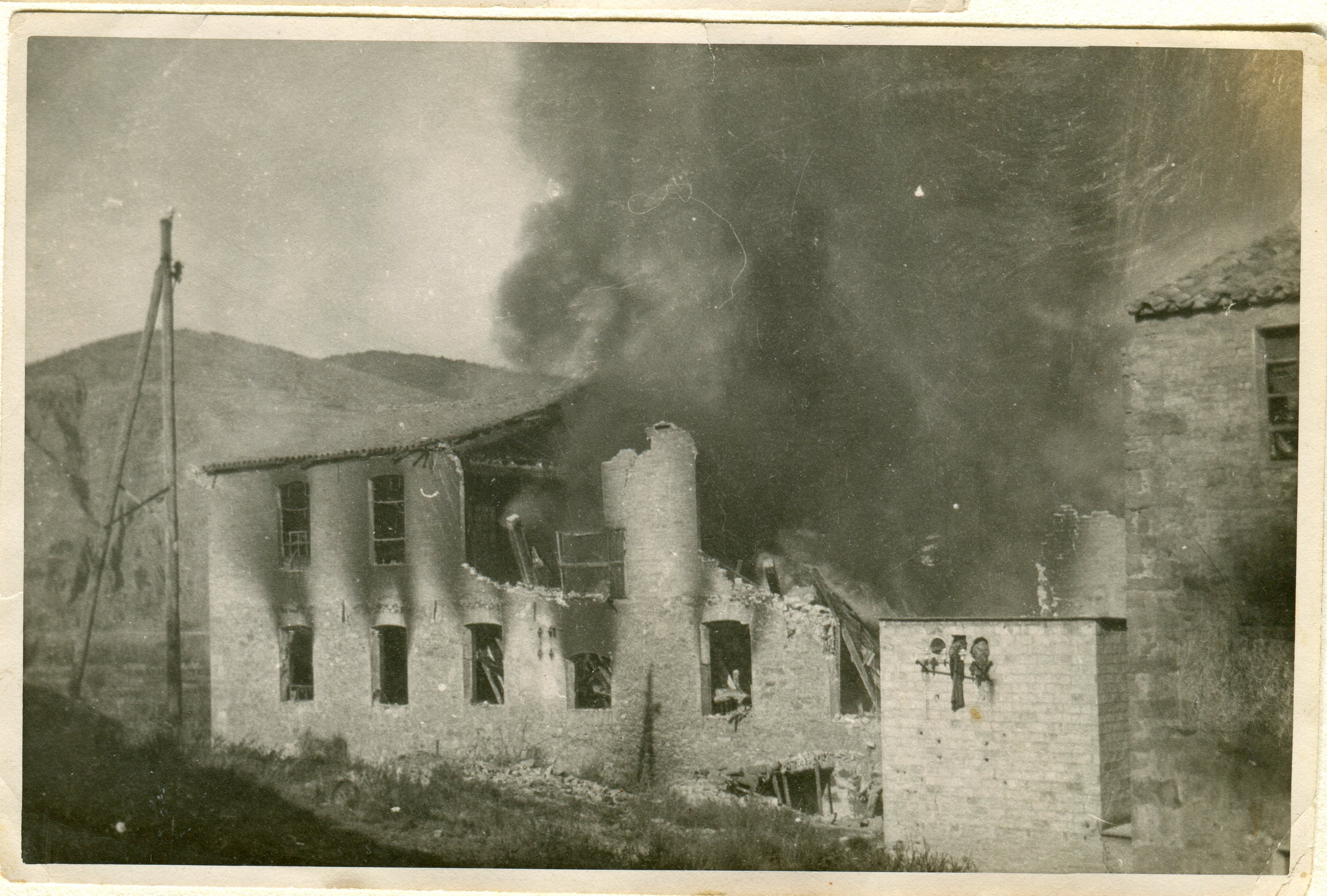 Any 1925 - Incendi de la FÃ brica Vella, a l'entorn del barri de Sant Jaume (font: llibre 'FÃ briques de riuâ€™ dâ€™Albert FÃ brega, Ramon Fons i Ester Llobet).